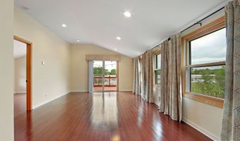 22719 W Silver Lake Ave, Antioch, IL 60002