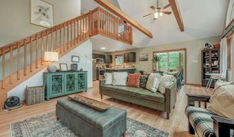 238 King Arthur Rd, Blakeslee, PA 18610