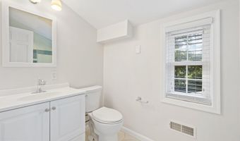 9407 WADSWORTH Dr, Bethesda, MD 20817