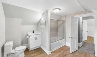 217 N 6th St, Adel, IA 50003