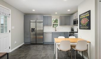 12 W Eden Ct, Ann Arbor, MI 48108
