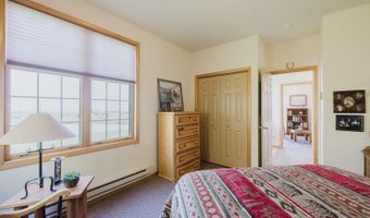 1225 Country Ln, Lamoille, NV 89828