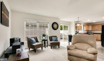 2427 FORT Dr, Alexandria, VA 22303