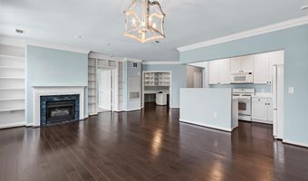 4950 BRENMAN PARK Dr 308, Alexandria, VA 22304