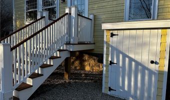 100 Maple Ave, Barrington, RI 02806