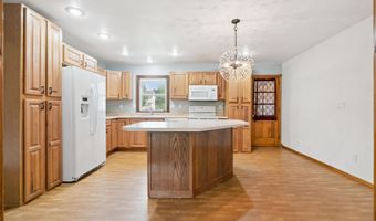 310 7th Ave SE, Dyersville, IA 52040