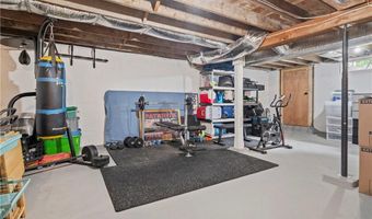 96 Dexter Rd, Scituate, RI 02857