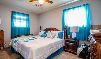 301 S 14th St, Arapaho, OK 73620