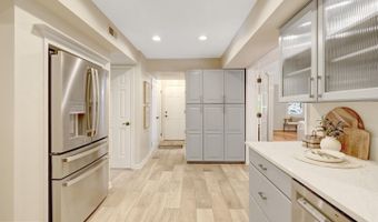 4003 KLOMAN St, Annandale, VA 22003