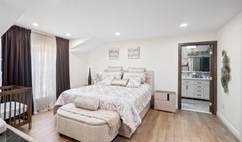 210 Kentucky Way, Freehold, NJ 07728