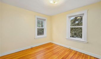 154 Armington St, Cranston, RI 02905