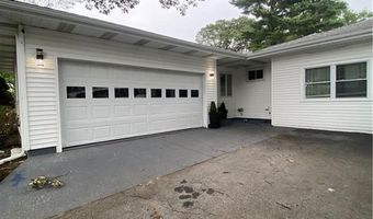 109 Cobble HIll Rd, Lincoln, RI 02865