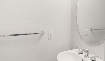 39 W Aspen Way, Aberdeen, NJ 07747