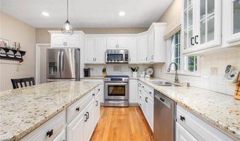 11 Prides Crossing Ln, North Kingstown, RI 02874