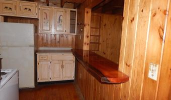 17 W Birch Ln, Beaver Cove, ME 04441