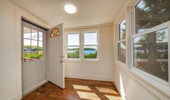 198 Shore Dr, Branford, CT 06405