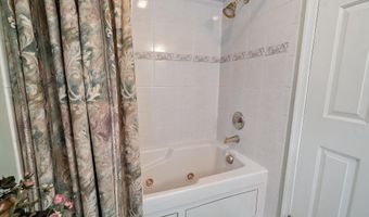 54 STORM JIB Ct, Bayville, NJ 08721