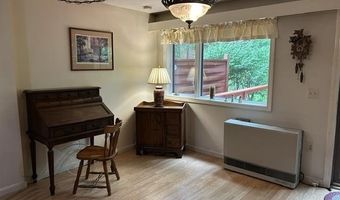 11 Evergreen Ln, Brattleboro, VT 05301