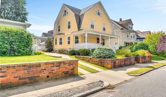 82 Sefton Dr, Cranston, RI 02905