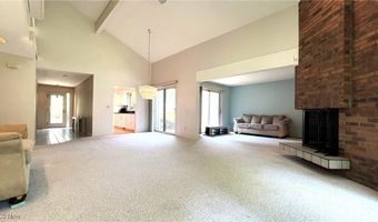250 Laurel Cir 13, Aurora, OH 44202