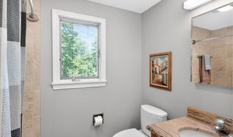 5 Shingle Mill Dr, Canton, CT 06019