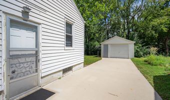 2741 57th St, Des Moines, IA 50310
