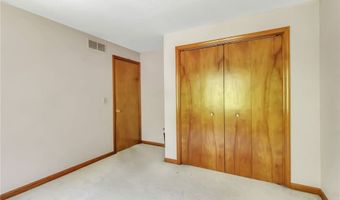 113 Meadow Spring Ln, Amherst, NY 14051