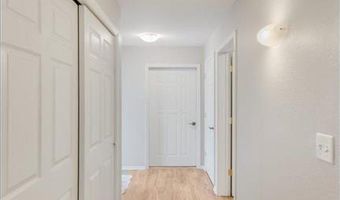 820 N Mckay Ave NE, Alexandria, MN 56308