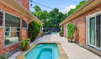 14917 Oaks N Dr, Addison, TX 75254