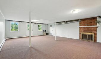 124 Pomeroy Ln, Amherst, MA 01002