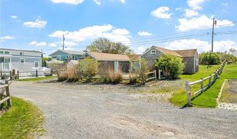 1 Offshore Rd 32, Narragansett, RI 02882