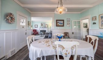 830 DIVISION St SE, Bandon, OR 97411