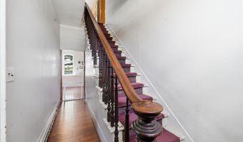 922 3rd Ave, Ackley, IA 50601