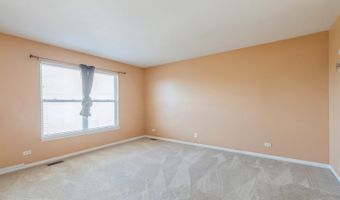 7 Lake Plumleigh Ct, Algonquin, IL 60102