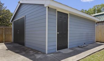 956 Old Spanish Trl, Bay St. Louis, MS 39520