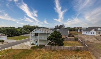3145 PERIWINKLE Ln, Bandon, OR 97411
