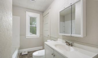 208 E Oak St, Albion, MI 49224