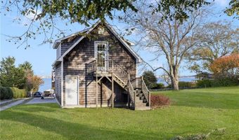 39 Walcott Ave, Jamestown, RI 02835