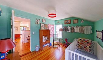 12 Sherman St, Newport, RI 02840