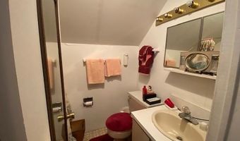 126 Crescent Lake Rd, Acworth, NH 03601
