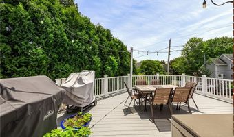 60 Brooklyn Rd, Narragansett, RI 02882