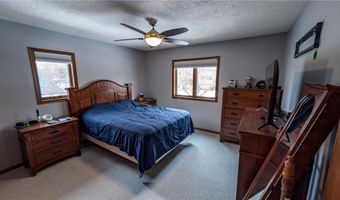 1918 Bayview Dr, Albert Lea, MN 56007
