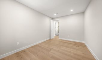 3112 N ROSSER St, Alexandria, VA 22311
