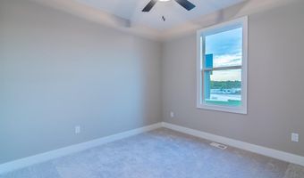 16729 Pinehurst Dr, Basehor, KS 66007