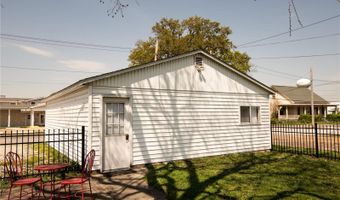 225 S Main, Red Bud, IL 62278