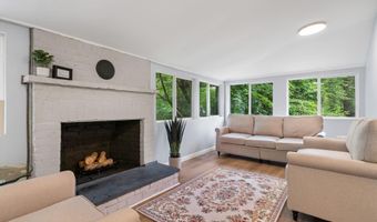 5 Bond St, Brookline, NH 03033