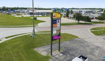 2515 6th St, Brookings, SD 57006