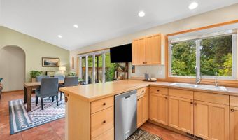 2412 W North St, Bellingham, WA 98225