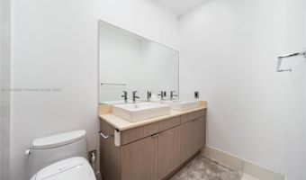 3705 NE 214 St 13, Aventura, FL 33180