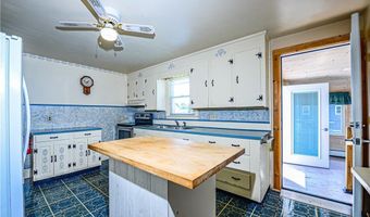 117 Wolcott Ave, Middletown, RI 02842